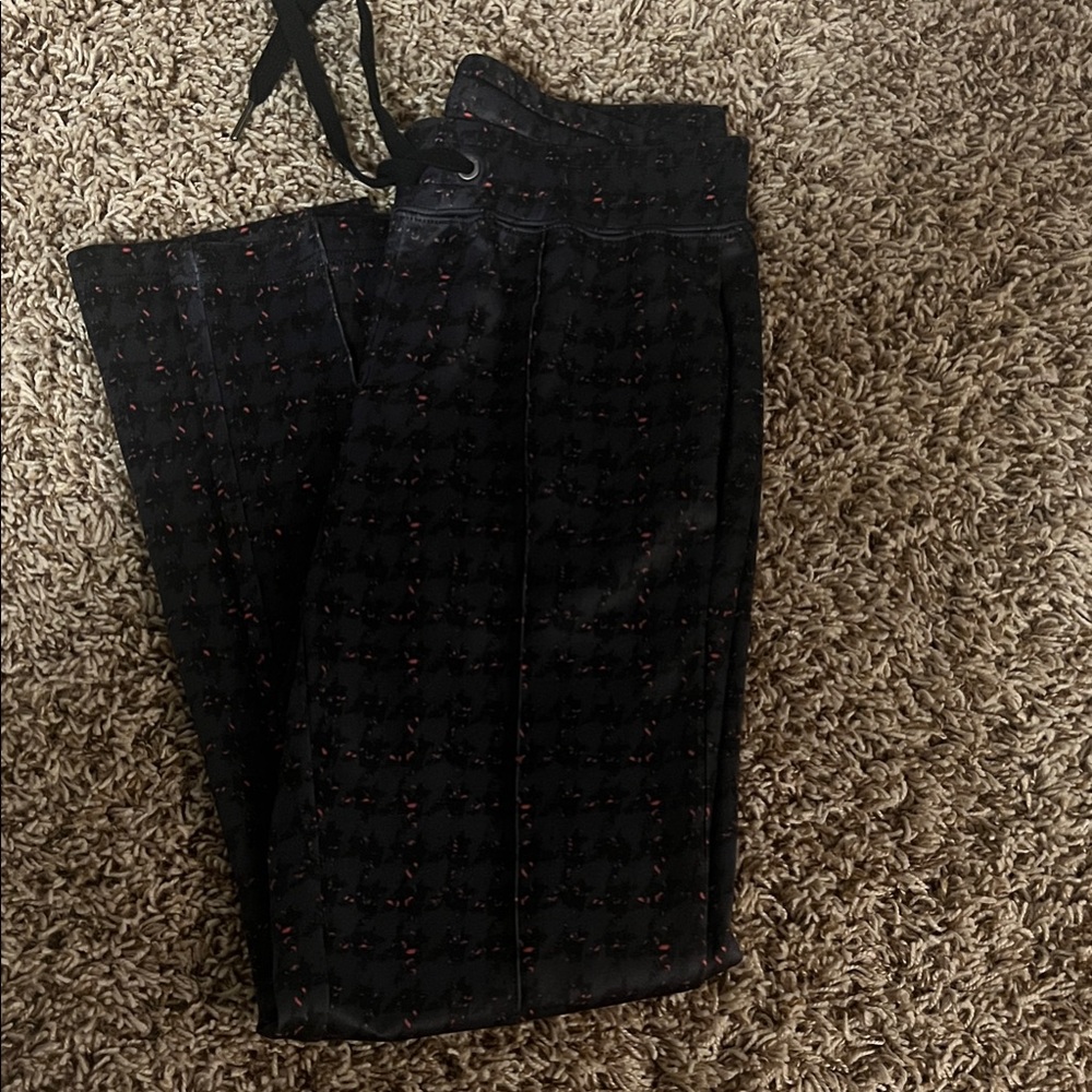 Pam & Gela Black Patterned Capris